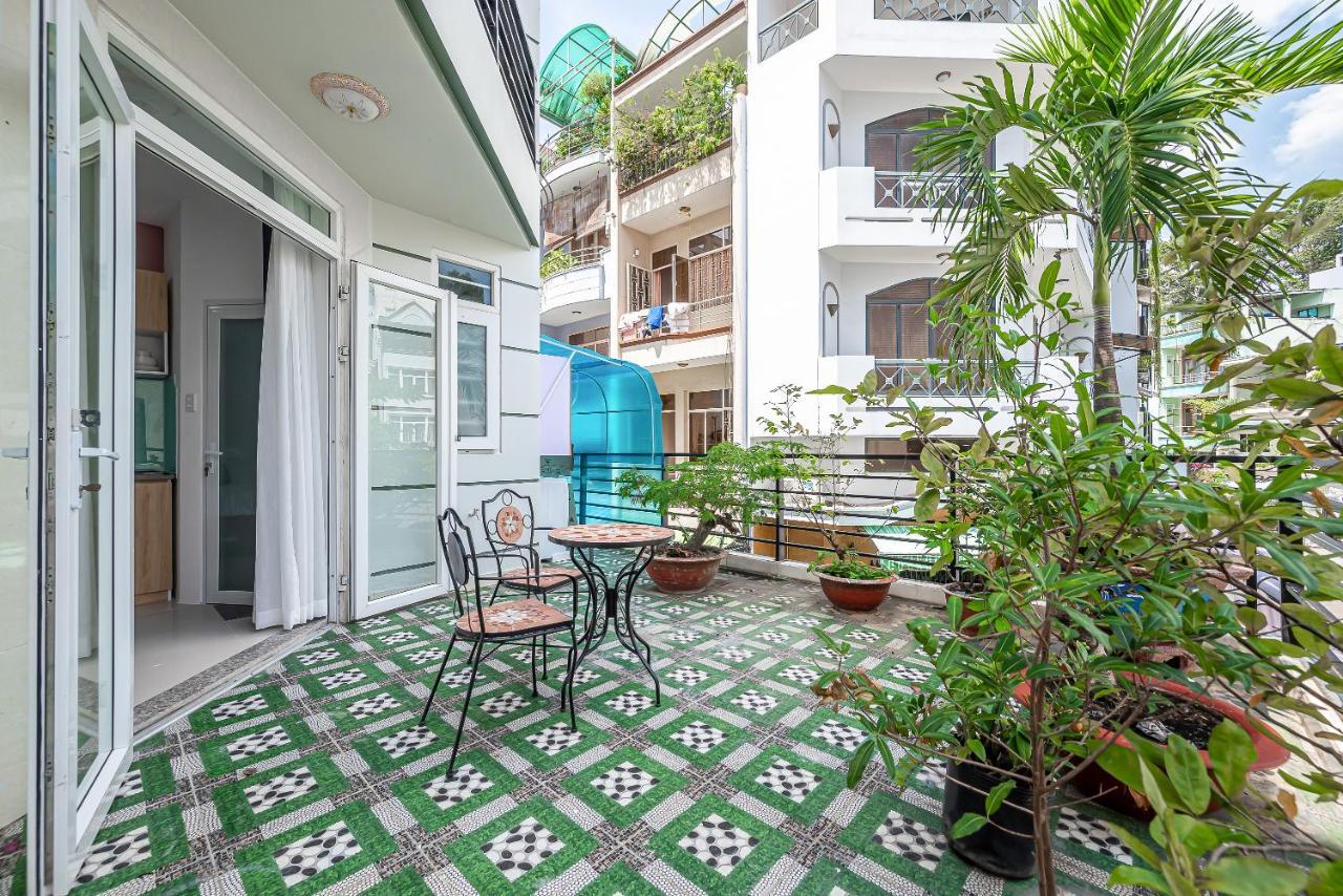 Cozrum Homes - Retro House Хошимин Экстерьер фото